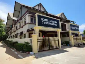HOMESTAY INDAH D'SIMPANG 1 Homestay Indah DSimpang: Penginapan Selesa & Strategik