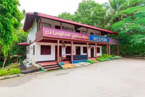 Langkawi Western Motel 1 Motel Barat Langkawi: Penginapan Sederhana, Lokasi Strategik